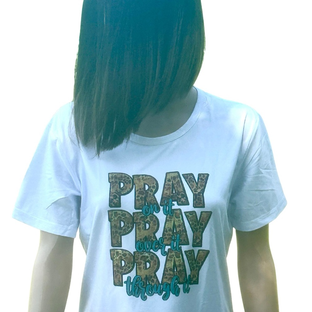 SOLD💰💰SOLD💰💰NWT PRAY PRAY PRAY White Christian Slogan T-Shirt